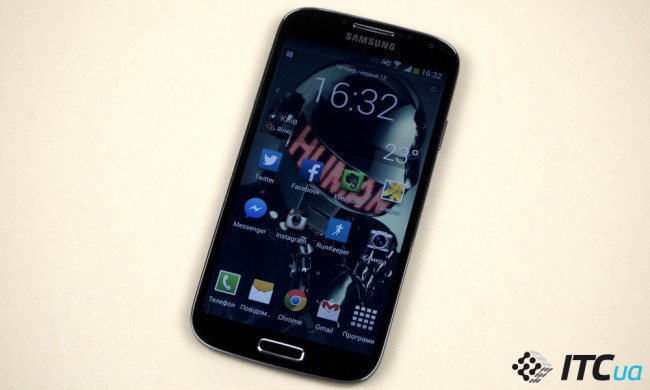 Модель Samsung Galaxy S4 не потребує особливого представлення, смартфон став одним з найпопулярніших в 2013 році з продажами більше 50 млн штук
